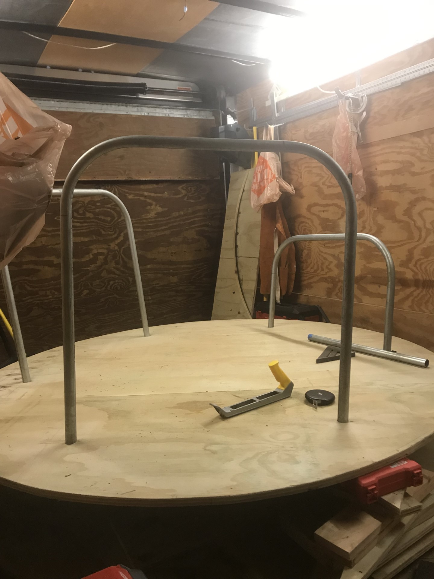 [ deck with central handles ]